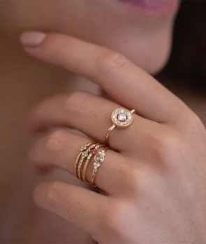 Bague Emmanuelle d'Ortoli Petite Grappe démantoïde et diamants or jaune